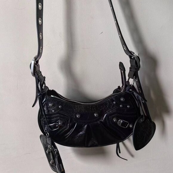 Meet your Posher, Ann - Picture 2 of 3